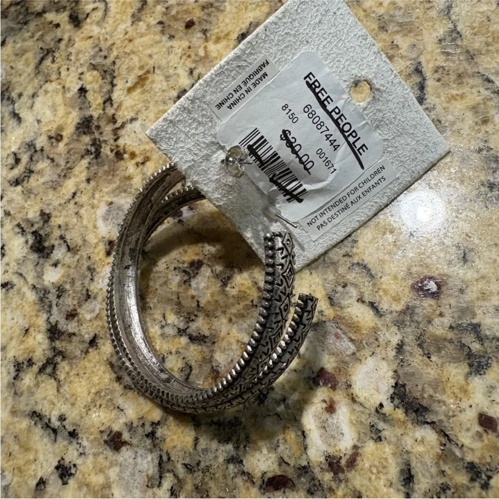FREE PEOPLE NWT thunder kiss etched bohemian hoops -pewter - Picture 4 of 6